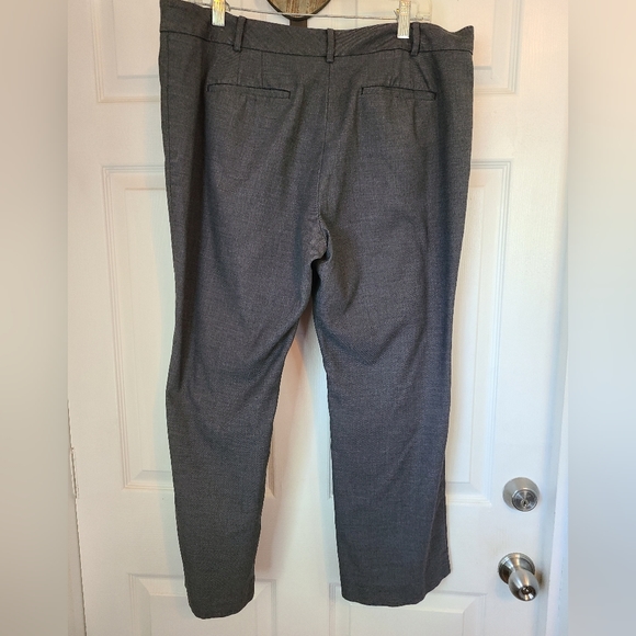 Ann Taylor Woman's Signature Petite Dress Slacks, Size: 14P Color: Grey - Picture 8 of 14
